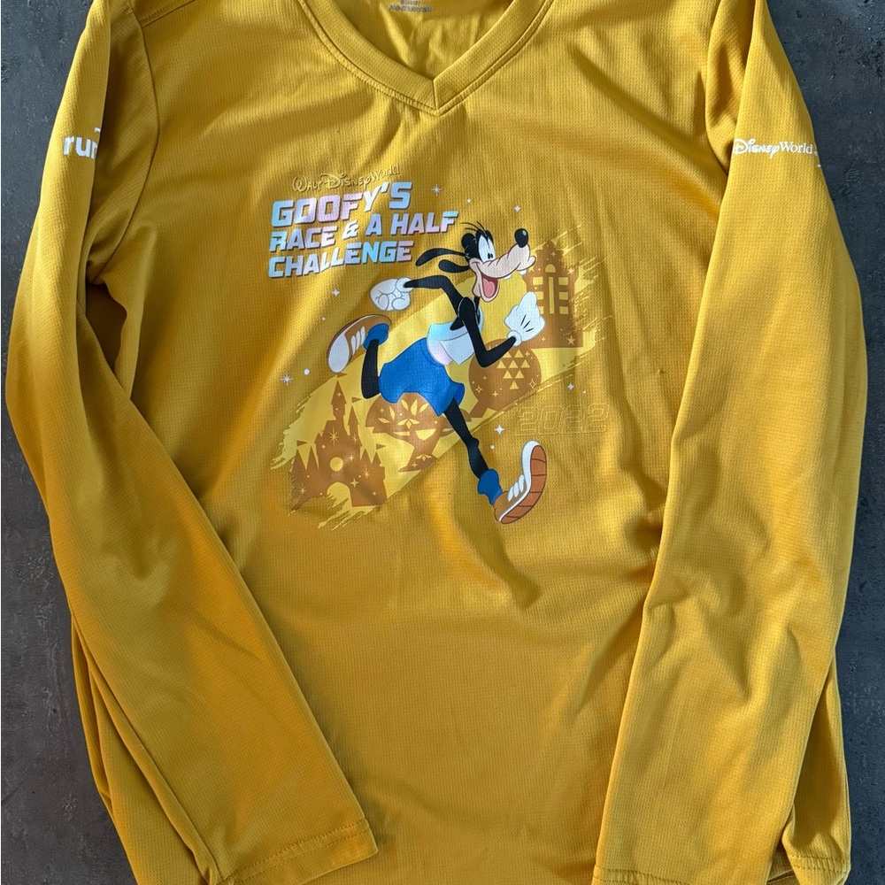 Disney Goofy's Race Golden Long Sleeve Top - Womens Medium - 2022 race gear